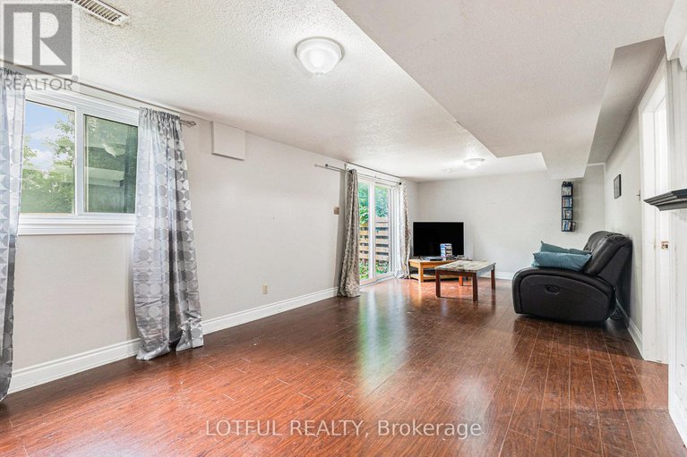 28448993/1134-alenmede-crescent/fairfield-heights/ottawa/ontario/K2B8H3_20