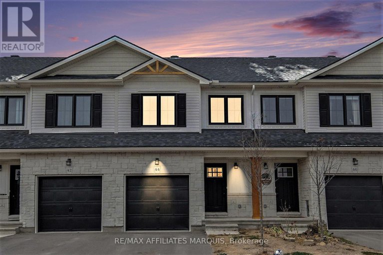 29154081/44-whitcomb-crescent/smiths-falls/smiths-falls/ontario/K7A0C0_1