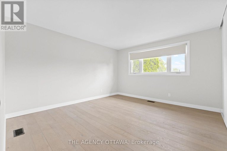 28660139/688-laverendrye-drive/beacon-hill-north/ottawa/ontario/K1J7X6_21