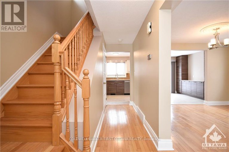 28600094/1883-des-prairies-avenue/queenswood-heights-south/ottawa/ontario/K1E2R5_6