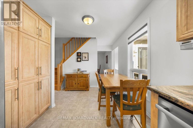 29633977/6241-st-albans-court/convent-glen-north/ottawa/ontario/K1C3C5_21