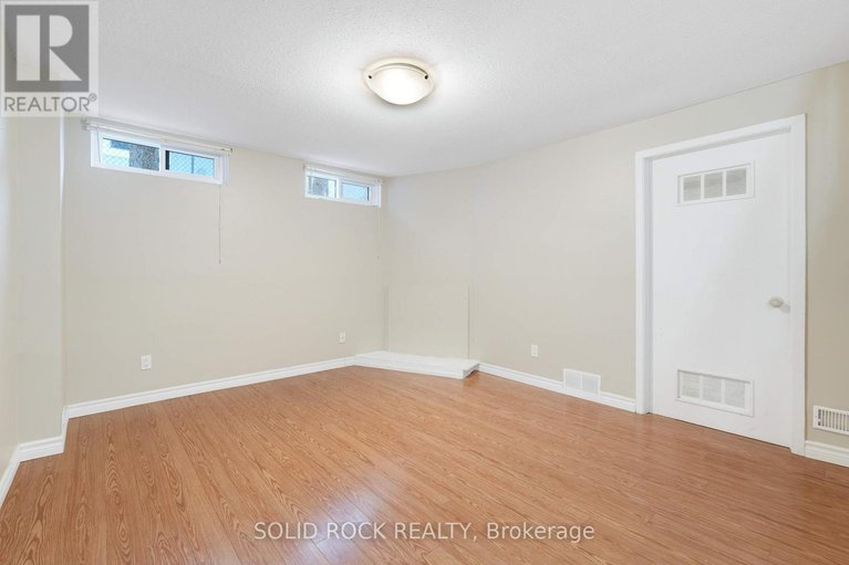 29105318/386-vince-drive/bilberry-creekqueenswood-heights/ottawa/ontario/K1E2E3_29