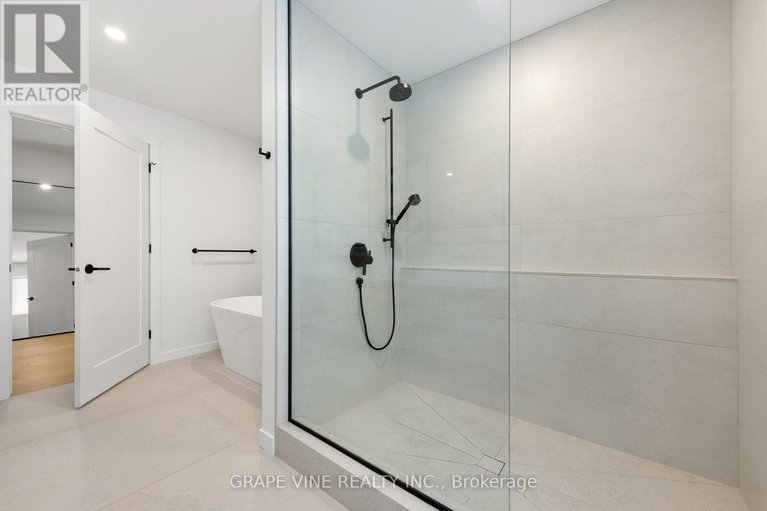 29642909/1108a-falaise-road/borden-farmstewart-farmcarleton-heightsparkwood-hills/ottawa/ontario/K2E6R2_27