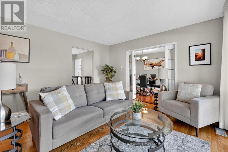 28912444/11-willeth-avenue/city-viewskylinefisher-heightsparkwood-hills/ottawa/ontario/K2E5C2_9