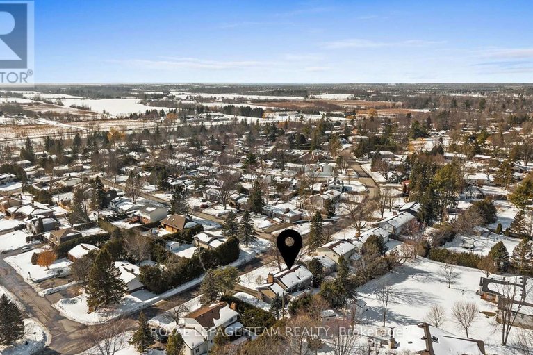 29455651/5329-driscoll-drive/manotick-long-island-nicholls-island/ottawa/ontario/K4M1E3_50