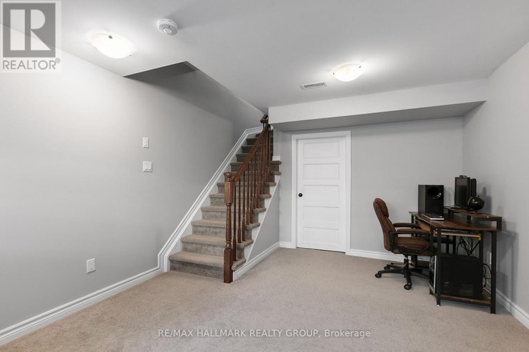 29420686/813-miikana-road/blossom-parkkemp-parkfindlay-creek/ottawa/ontario/K1X0G5_23