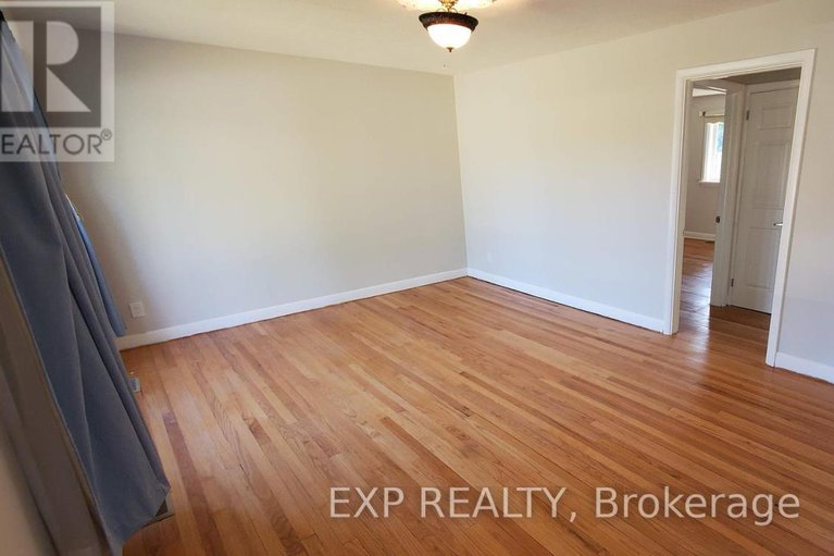 28707201/113-ridgefield-crescent/arbeatha-park/ottawa/ontario/K2H6T4_13