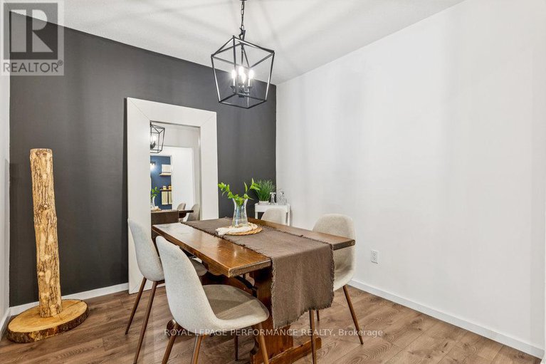 28749249/68-1732-shamandura-lane/orleanssunridge/ottawa/ontario/K1C6Z9_10