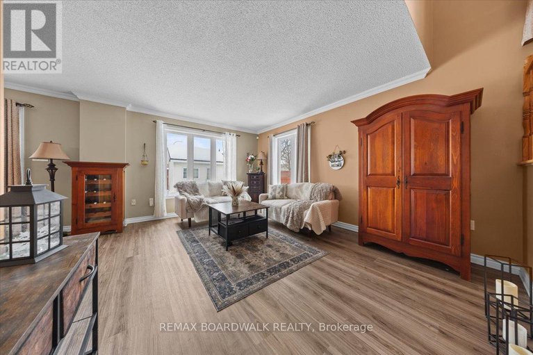 29372610/2285-cecile-crescent/town-of-rockland/clarence-rockland/ontario/K4K1S2_5