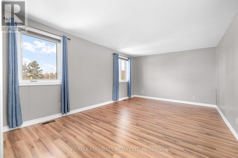 29159619/2-shadow-court/leslie-park/ottawa/ontario/K2H9E4_21