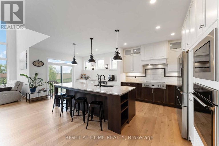 28377550/707-kirkham-crescent/btwn-franktown-rd-fallowfield-rd/ottawa/ontario/K0A2Z0_4