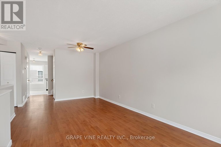 29436743/460-seyton-drive/westcliffe-estates/ottawa/ontario/K2H1G2_11