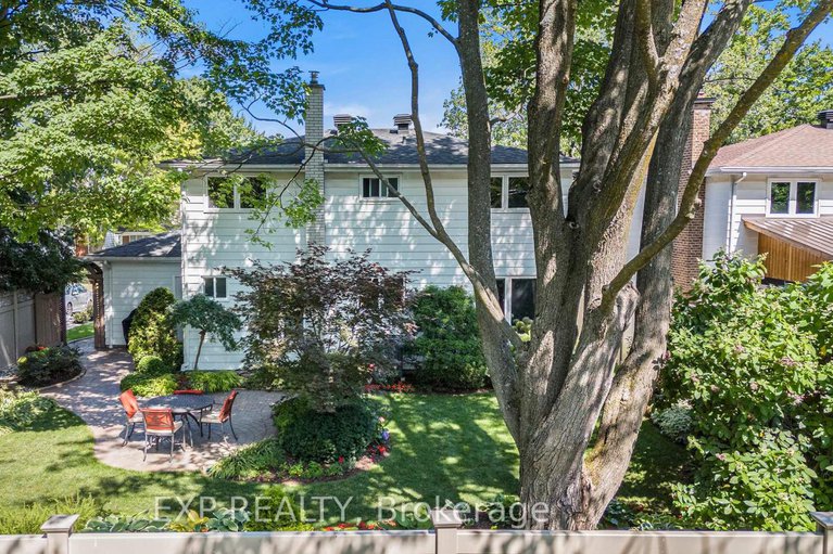 29392142/24-woodburn-drive/blackburn-hamlet/ottawa/ontario/K1B3A7_38