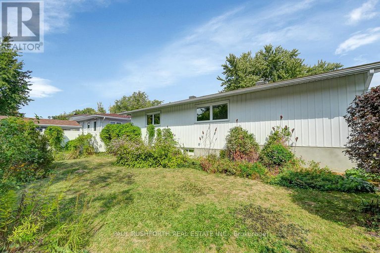 28910638/2421-ogilvie-road/beacon-hill-north/ottawa/ontario/K1J7N3_24