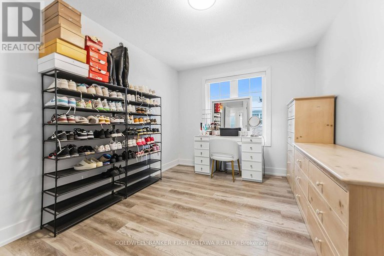 29323417/33-monterey-drive/leslie-park/ottawa/ontario/K2H7A9_16