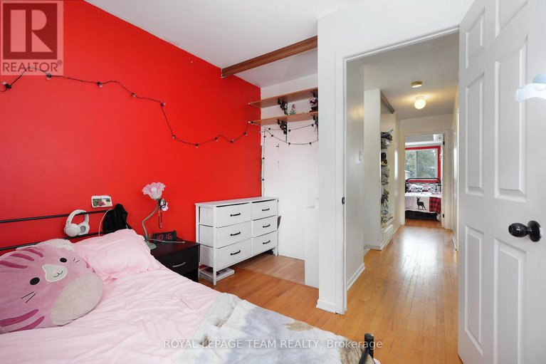 29239172/1807-meadowbrook-road/pineview/ottawa/ontario/K1B4W6_17