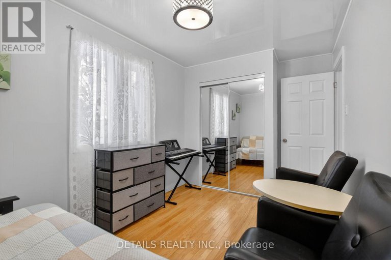 29262354/175-dunlop-crescent/village-of-russell/russell/ontario/K4R1B3_16