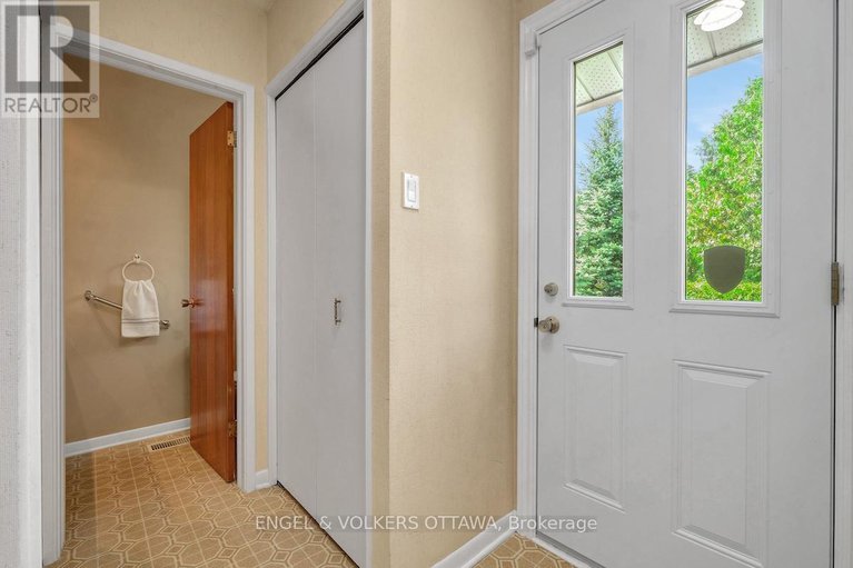 29036505/29-qualicum-street/bruce-farmgraham-parkqualicumbellands/ottawa/ontario/K2H7H1_24