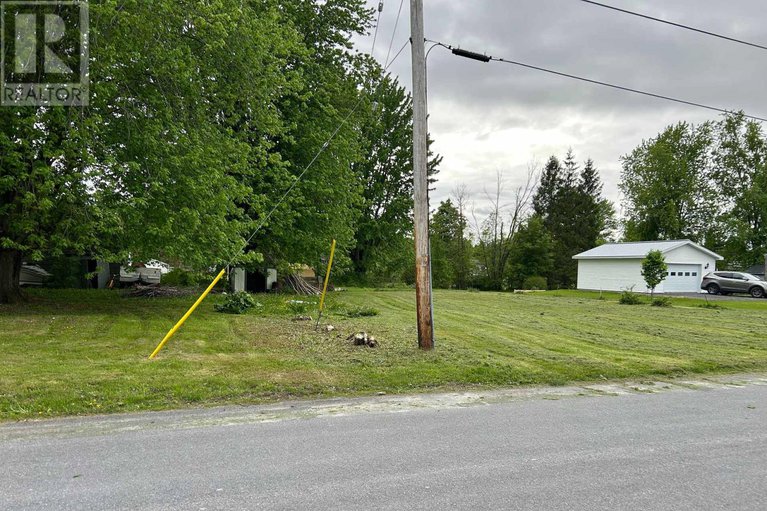 28341063/37-main-street/south-stormont-osnabruck-twp/south-stormont/ontario/K0C1Y0_4