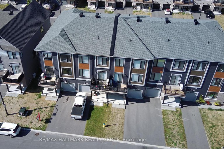 28933930/348-raheen-court-ottawa-circuit/half-moon-bay/ottawa/ontario/K2C3H2_29