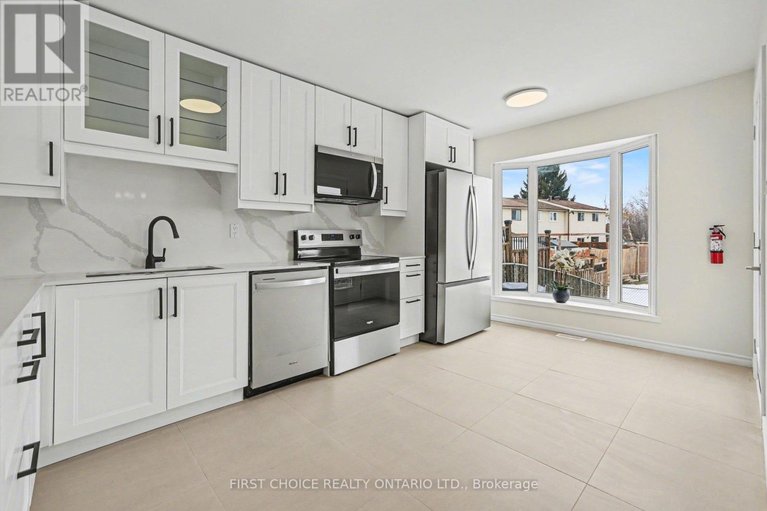 29457498/883-lawnsberry-drive/chatelaine-village/ottawa/ontario/K1E1Y2_6