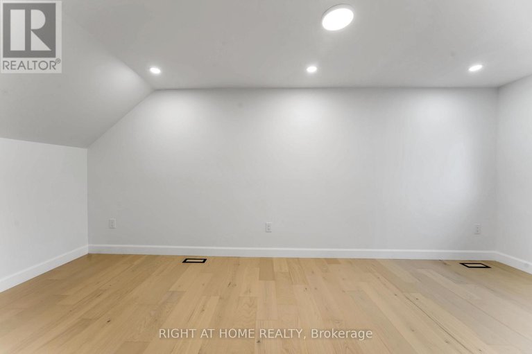 28705637/2700-priscilla-street/britannia/ottawa/ontario/K2B7E2_27