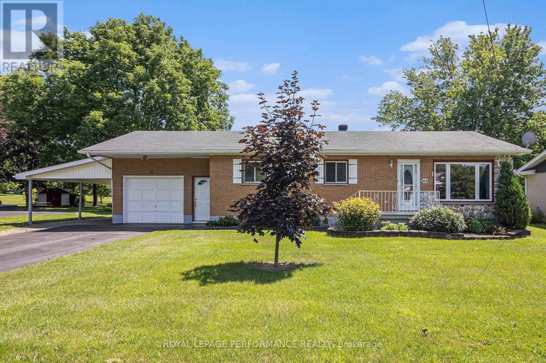28651458/164-mccormick-road/alexandria/north-glengarry/ontario/K0C1A0_1