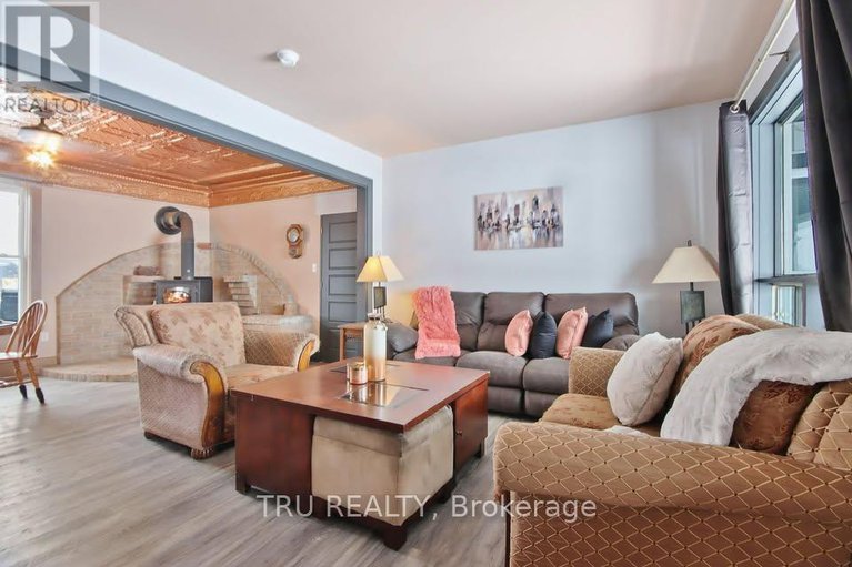 29064550/13109-county-rd-3/north-dundas-winchester-twp/north-dundas/ontario/K0C2K0_8