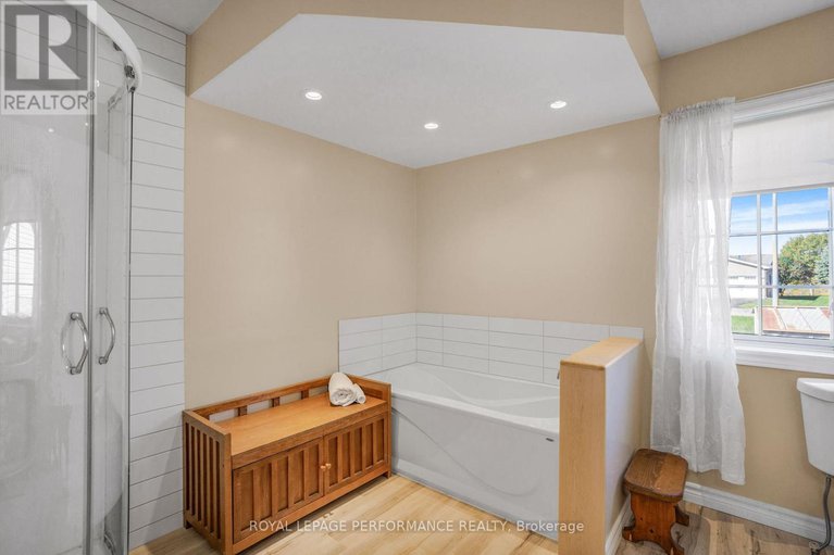 29009681/40-lori-lane/chesterville/north-dundas/ontario/K0C2H0_5