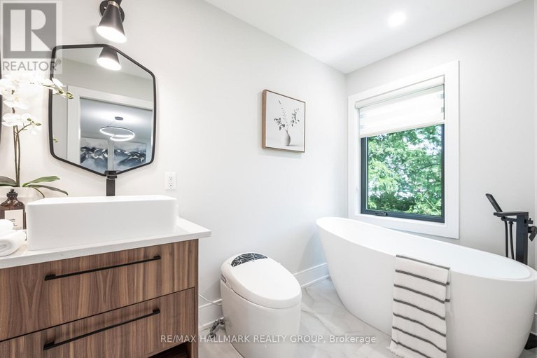28469125/185-carleton-avenue/ottawa-westtunneys-pasture/ottawa/ontario/K1Y0J5_28
