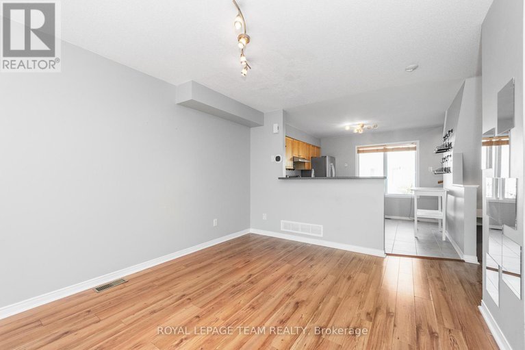 28579024/40-manhattan-crescent-s/central-park/ottawa/ontario/K2C4B5_7