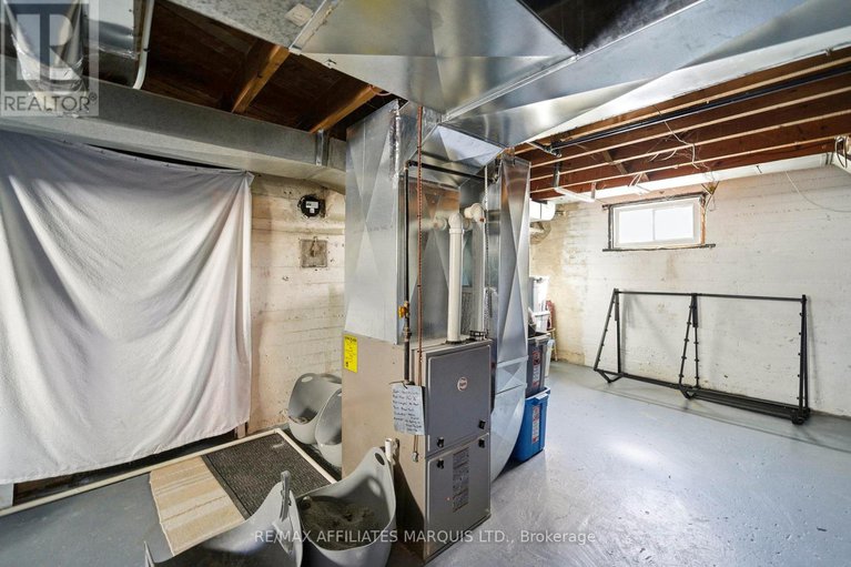 29365860/14-spring-street/maxville/north-glengarry/ontario/K0C1T0_30