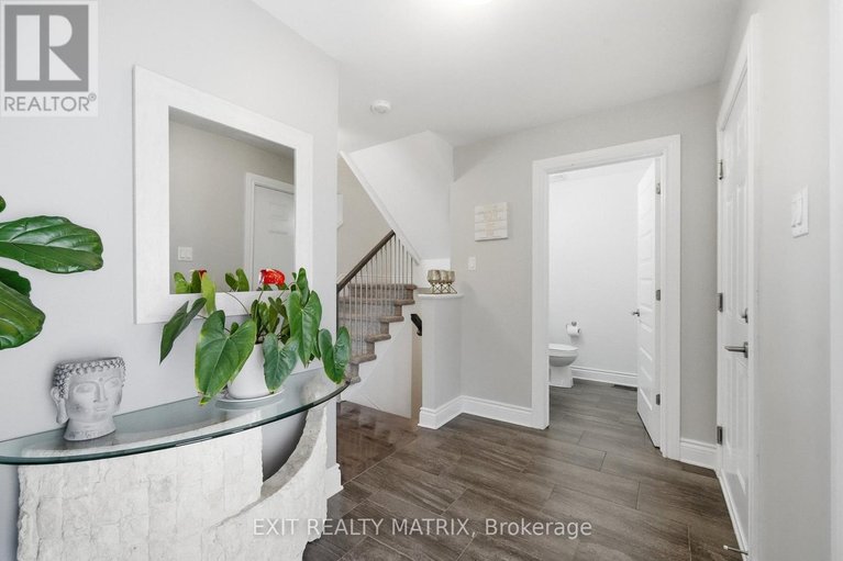 29646598/368-twilight-avenue/village-of-russell/russell/ontario/K4R0E6_3