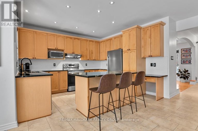 29663474/702-mud-creek-crescent/riverside-southgloucester-glen/ottawa/ontario/K1V1W3_11