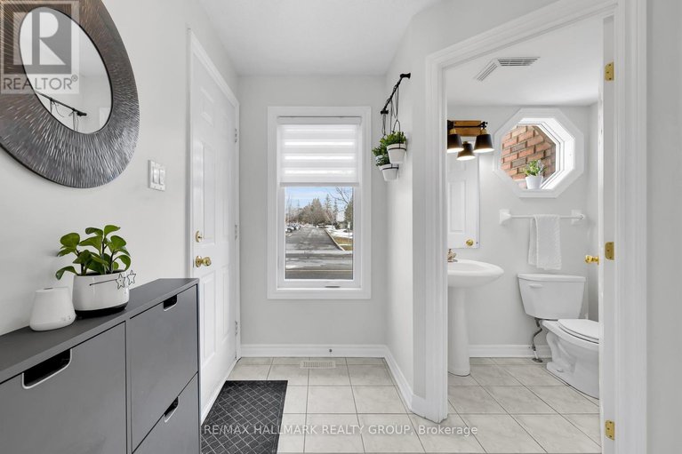 29582357/1344-guthrie-street/leslie-park/ottawa/ontario/K2H1G8_3