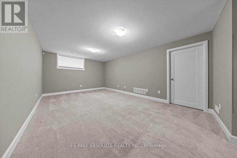 28578838/169-bandelier-way/stittsville-north/ottawa/ontario/K2S2J5_26