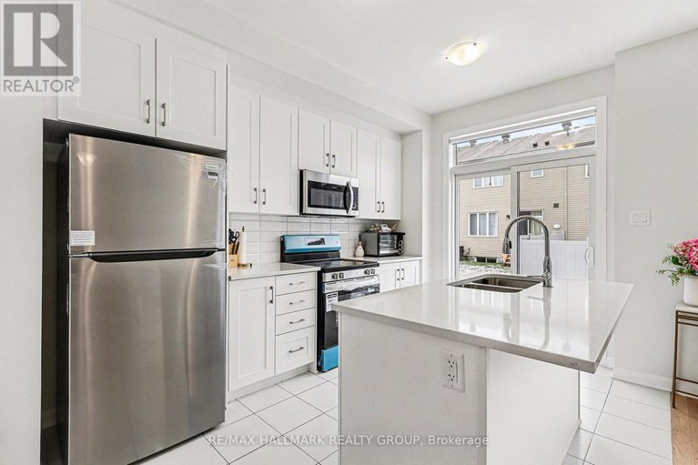 29135217/201-gerry-lalonde-dr-drive/avalon-west/ottawa/ontario/K4A0Y4_9