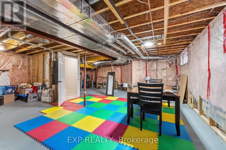 29674705/3-shining-star-circle/stittsville-south/ottawa/ontario/K2S2B5_40