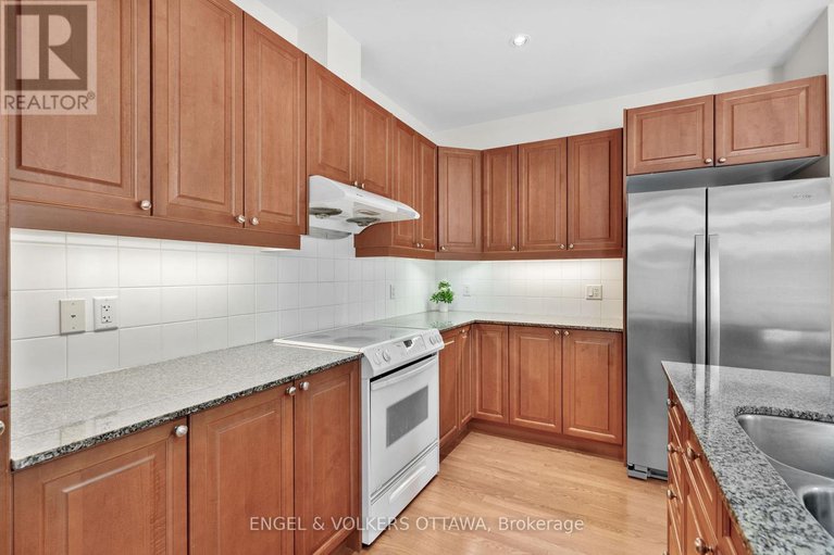 28655114/120-manorhill-private/urbandale-acres/ottawa/ontario/K1H2J4_11
