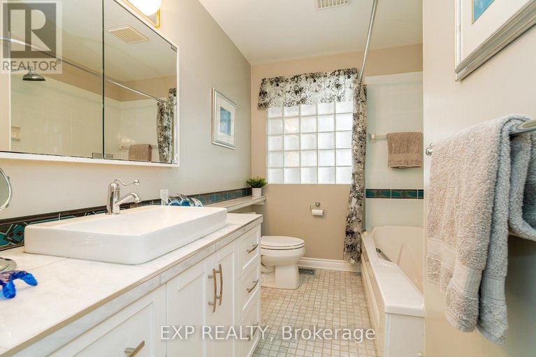 28844874/1828-lorraine-avenue/urbandale-acres/ottawa/ontario/K1H6Z8_18