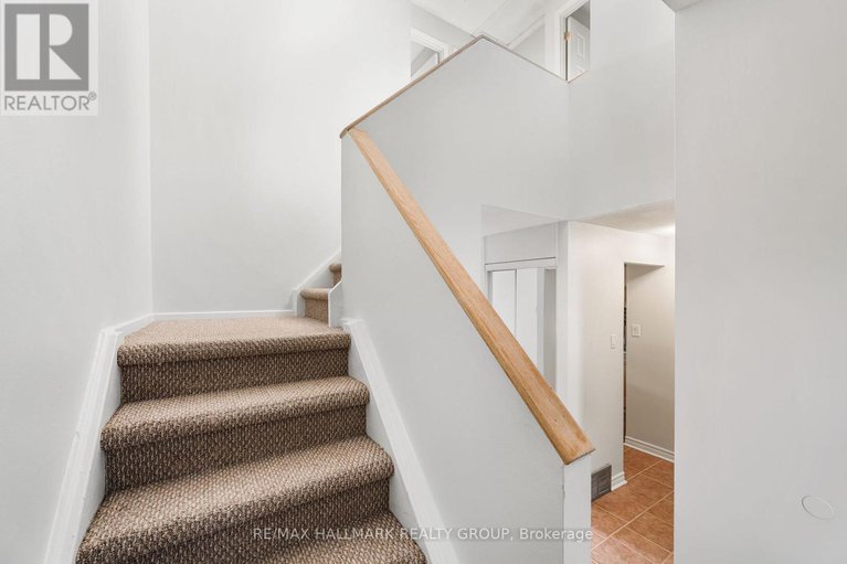 29385711/75-1348-bethamy-lane/beacon-hill-south/ottawa/ontario/K1J8P4_24