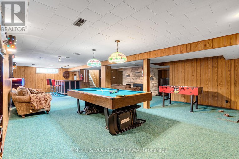 28957862/16-benson-street/borden-farmstewart-farmcarleton-heightsparkwood-hills/ottawa/ontario/K2E5J5_32