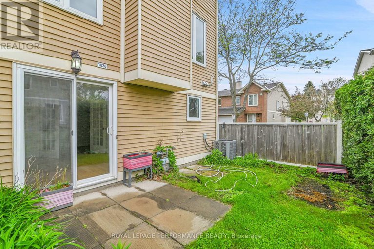 28371665/17-1838-summerfields-crescent/chapel-hill/ottawa/ontario/K1C7B7_31