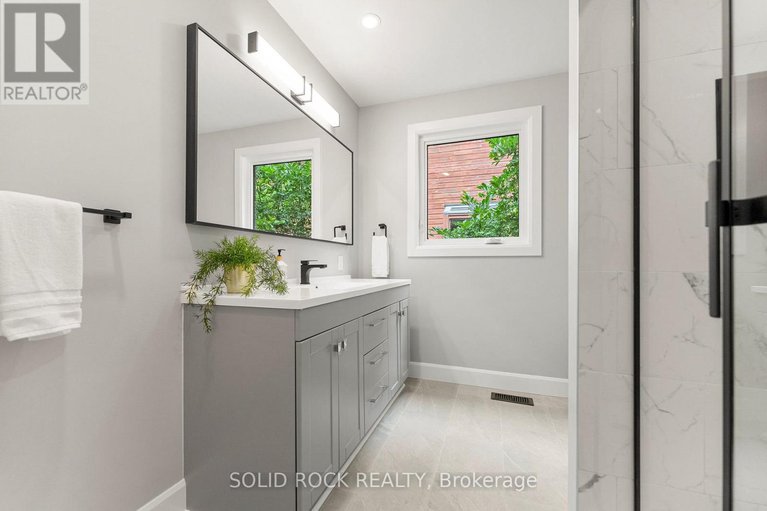 28762668/210-carleton-avenue/ottawa-westtunneys-pasture/ottawa/ontario/K1Y0J3_17