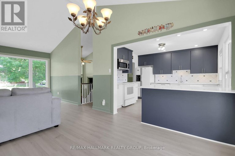 28570009/2286-elmira-drive/parkway-park/ottawa/ontario/K2C1H4_10