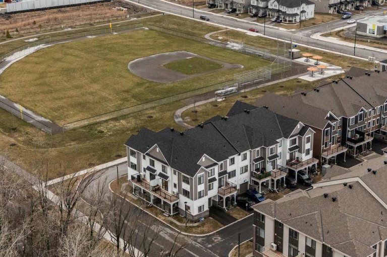 29617821/720-hydrus-private/half-moon-bay/ottawa/ontario/K2J7B2_3