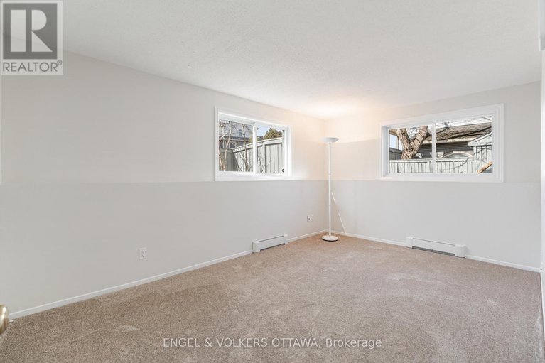 28138585/1504-tanguay-court/katimavik/ottawa/ontario/K2L3X8_23