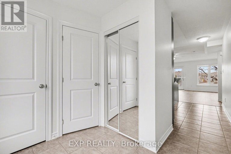 29685814/2563-longfields-drive/stonebridge/ottawa/ontario/K2J2L7_5