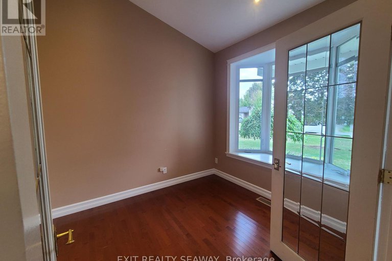 28854316/4294-schell-street/south-dundas-williamsburgh-twp/south-dundas/ontario/K0C2H0_11