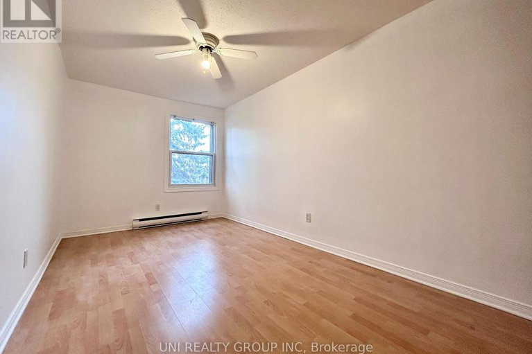 29032886/2064-eric-crescent/pineview/ottawa/ontario/K1B4P4_21